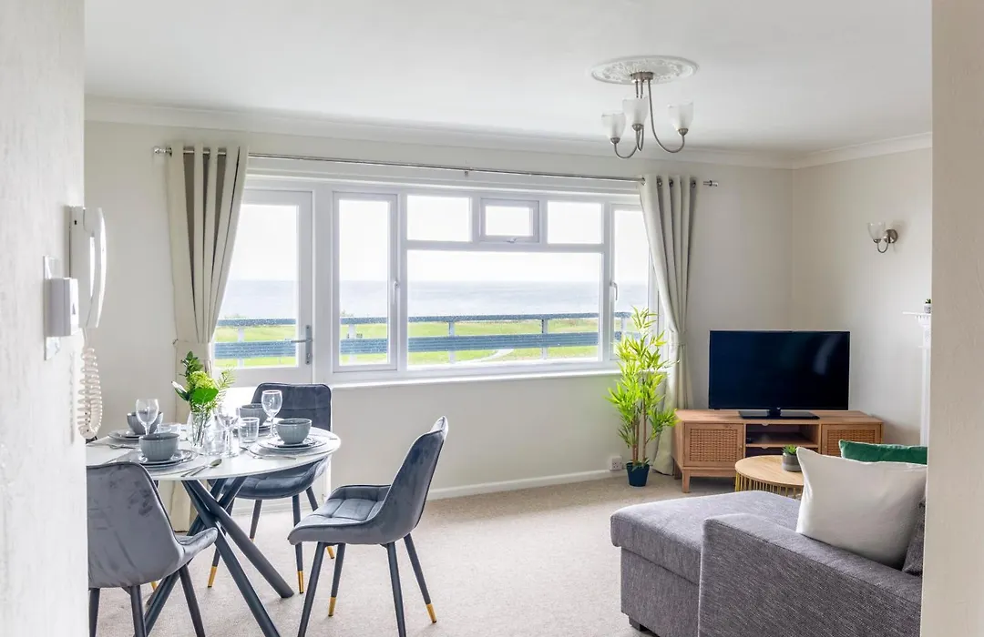 Breath Taking Sea View 2 Bedroom Sleeps 6- Parking-1